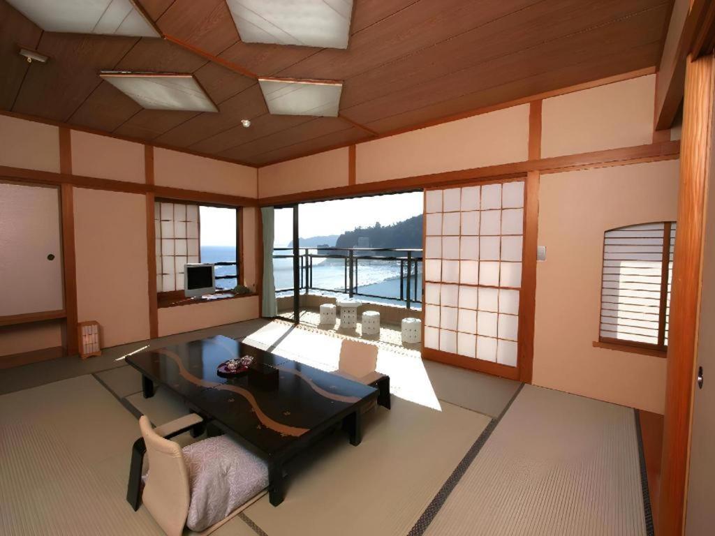 Tsukino Sumika Atami Juraku Hotel Exterior photo